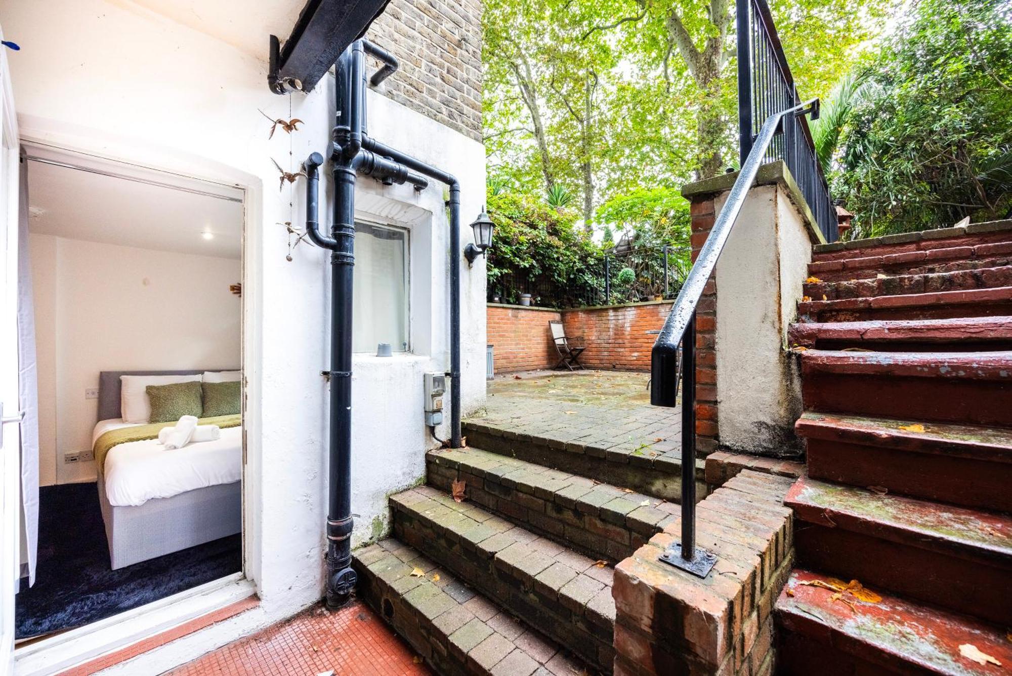 Modern 1 Bedroom Near Earls Court Londra