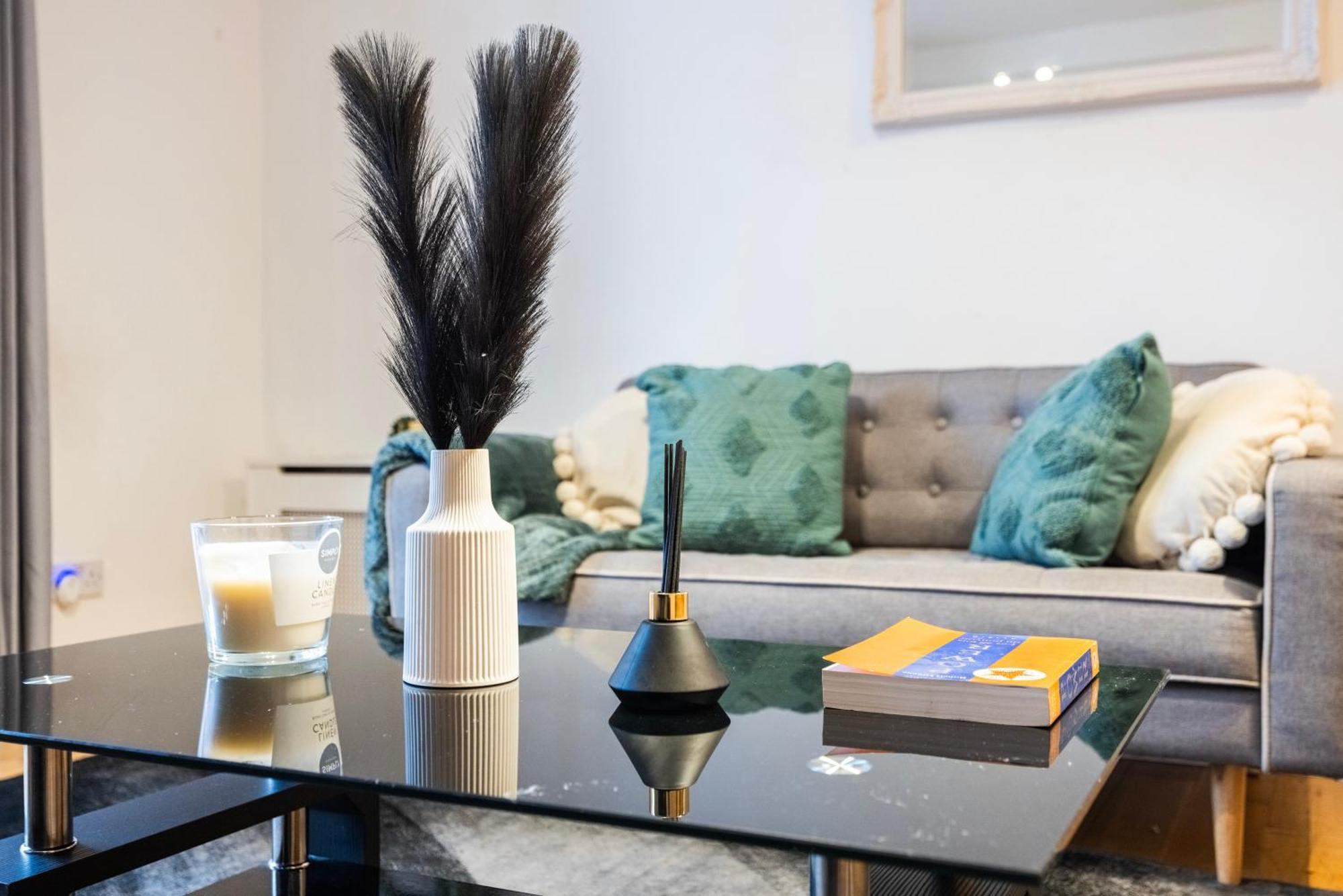 Modern 1 Bedroom Near Earls Court * Londra