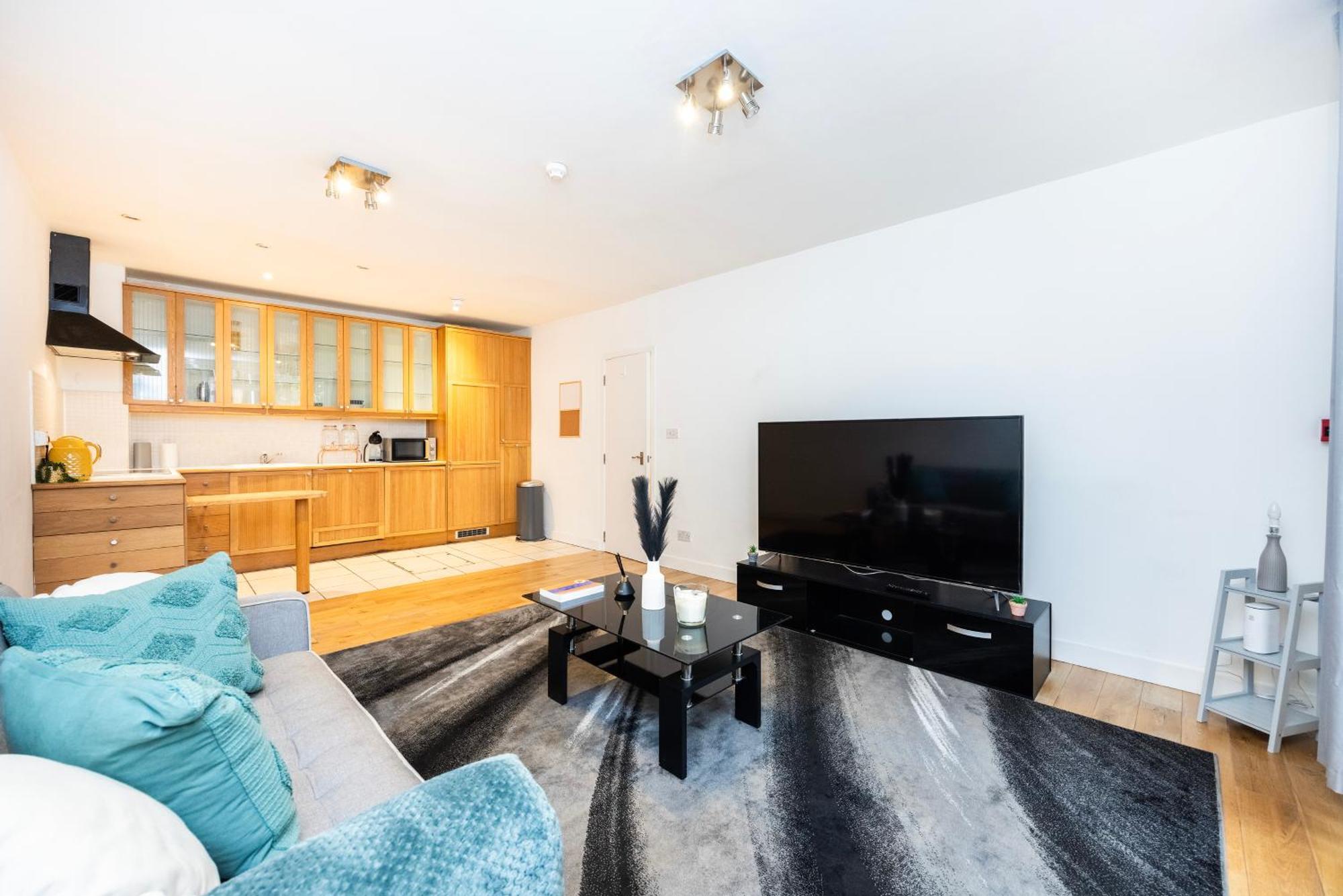 Modern 1 Bedroom Near Earls Court Londra